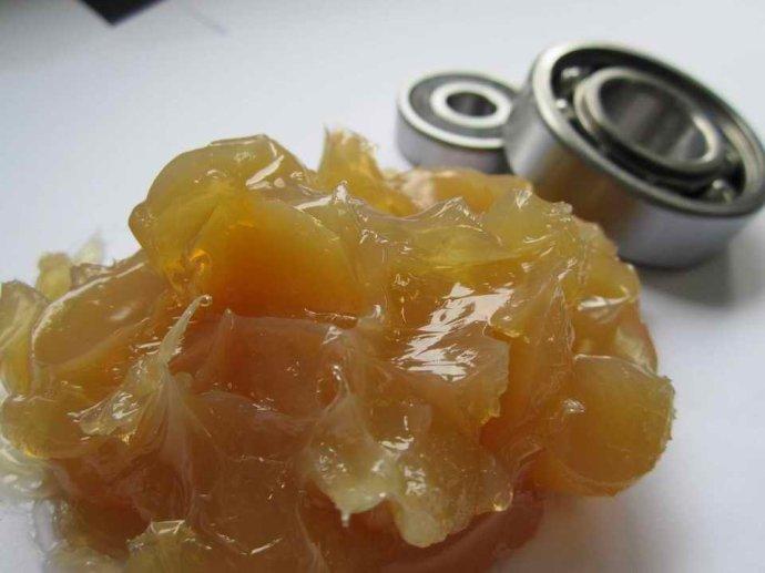 導(dǎo)致軸承潤滑脂漏失的原因有哪些？